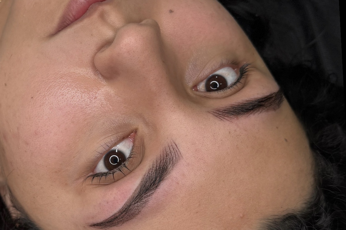 Después - Diseño de cejas AmyBrows
